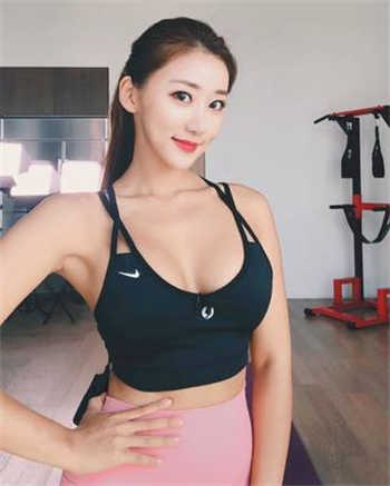 兽皇人与马图片