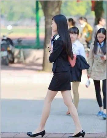 白桃露露图包