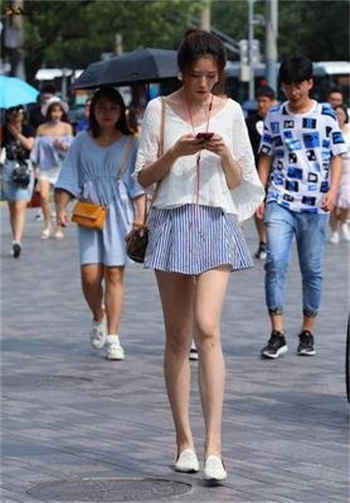 特推怎么搜索小视频