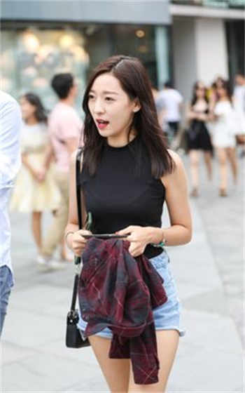 在庄工作的妻子