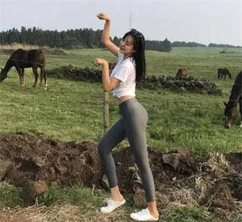 妲己去掉上衣图