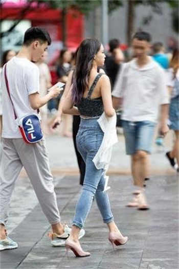 220tv直播app花蝶
