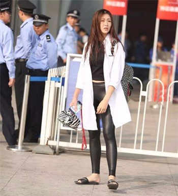 偷妈妈鞋鞋交