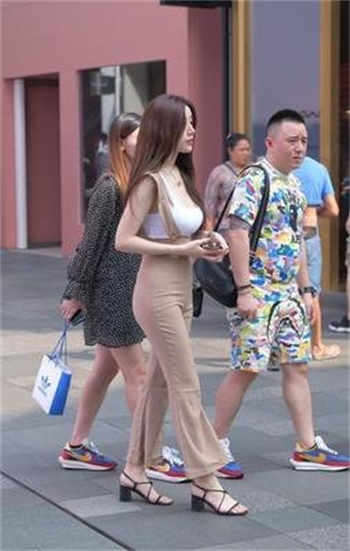打工仔看上老板的妻子
