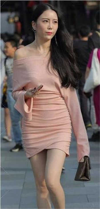 娱乐之开局就和杨老板同居